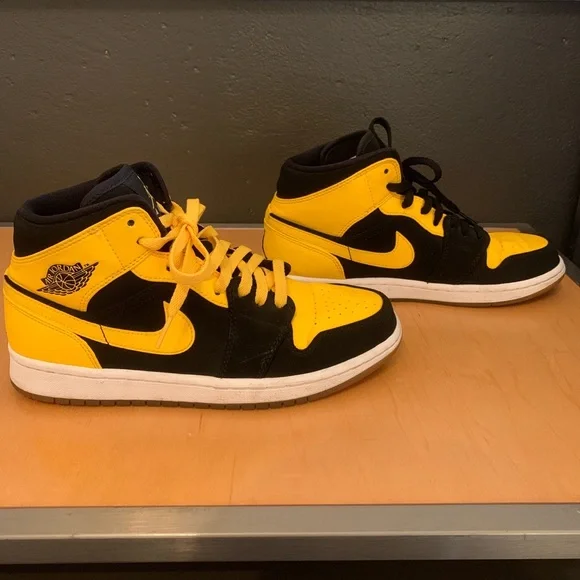 Air Jordan 1 Retro Mid 2017 New Love size 8 men